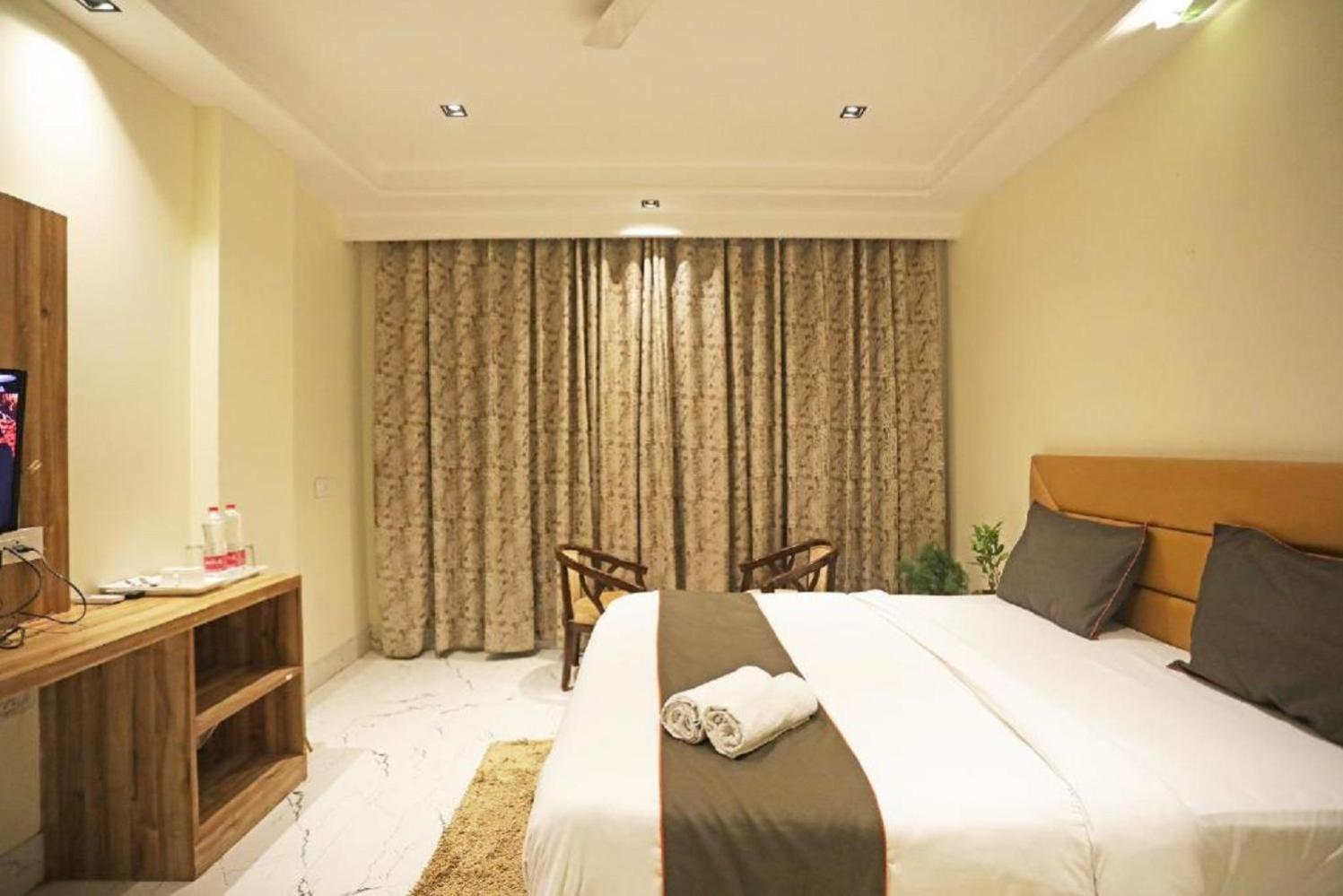 Hotel Royal Paradise By Kdson New Delhi Extérieur photo