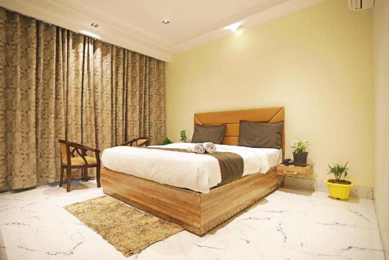Hotel Royal Paradise By Kdson New Delhi Extérieur photo