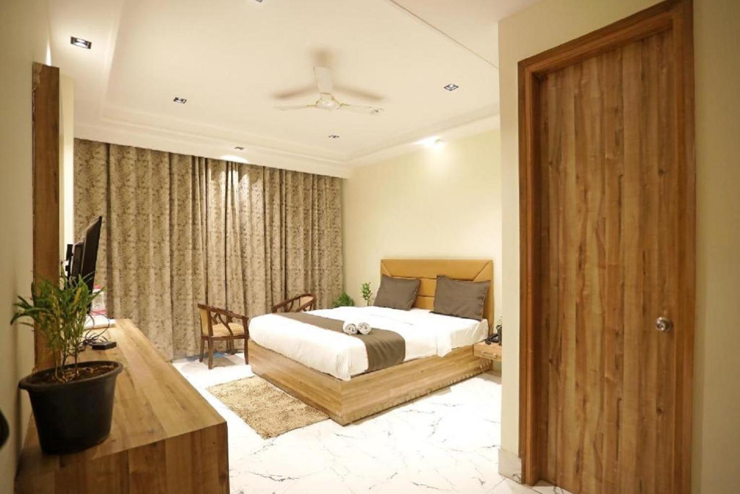 Hotel Royal Paradise By Kdson New Delhi Extérieur photo
